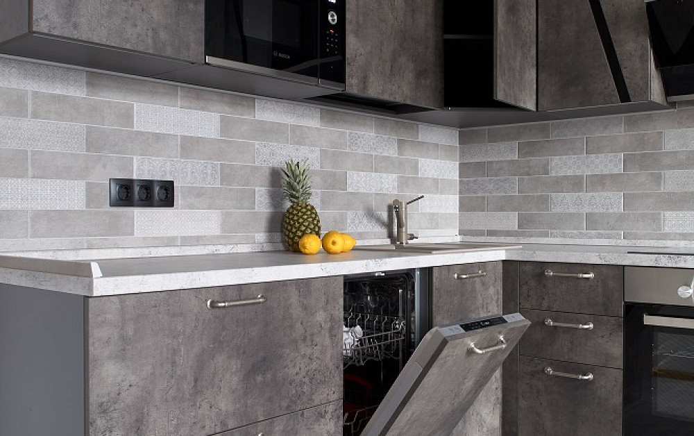 Графитовая кухня для народного артиста РФ Александра Галибина