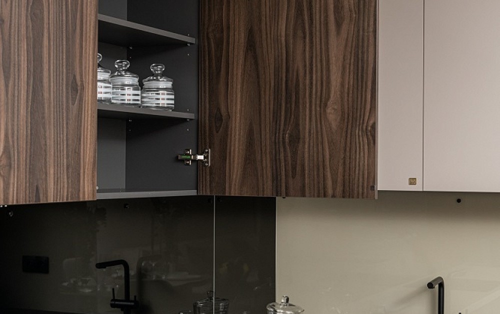 Древесно-песчаная кухня для ТВ-проекта «Квартирный Вопрос» 